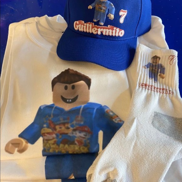 Roblox shirts , attachable capes ,caps custom - Picture 2 of 7